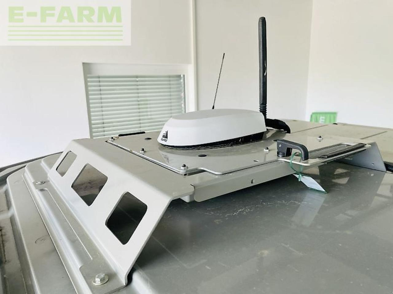 Farm tractor Massey Ferguson 6s.180 dyna-vt exclusive Exclusive: picture 22 Farm tractor Massey Ferguson 6s.180 dyna-vt exclusive Exclusive: picture 22