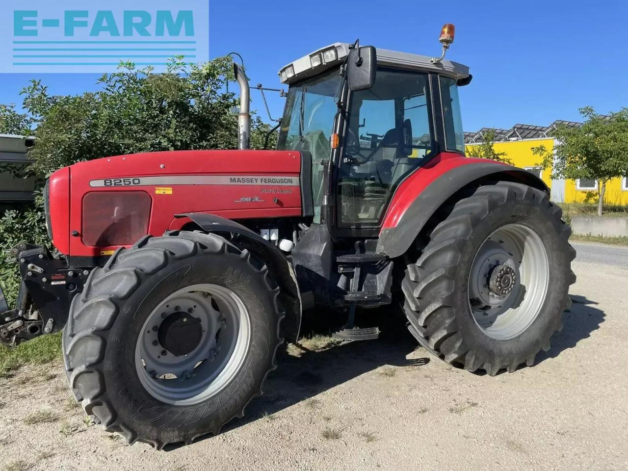 Massey Ferguson 8250-4 - Farm tractor: picture 1 Massey Ferguson 8250-4 - Farm tractor: picture 1