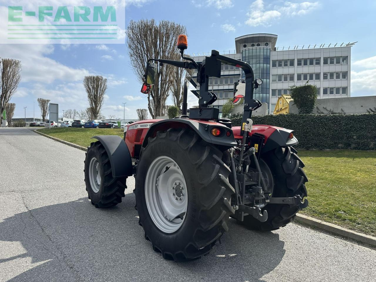 Massey Ferguson mf 4708 m plattform - Farm tractor: picture 4 Massey Ferguson mf 4708 m plattform - Farm tractor: picture 4
