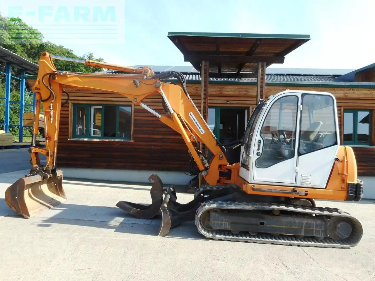Neuson 8002rd ( 7.900kg ) hydr. sw + verstellausleger - Mini excavator: picture 1 Neuson 8002rd ( 7.900kg ) hydr. sw + verstellausleger - Mini excavator: picture 1