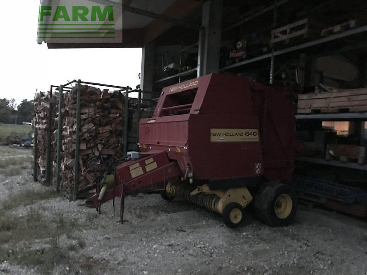 New Holland 640 B Bale Command - Square baler: picture 2 New Holland 640 B Bale Command - Square baler: picture 2