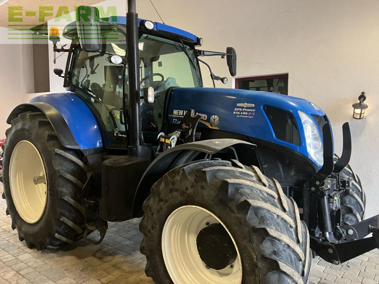 New Holland T7.220 - Farm tractor: picture 3 New Holland T7.220 - Farm tractor: picture 3