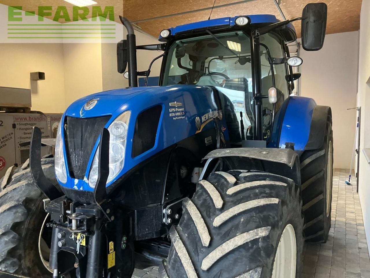 New Holland T7.220 - Farm tractor: picture 1 New Holland T7.220 - Farm tractor: picture 1