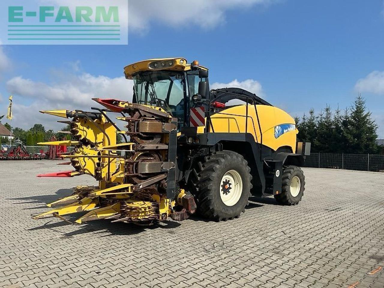 New Holland fr 9050 - Forage harvester: picture 1 New Holland fr 9050 - Forage harvester: picture 1