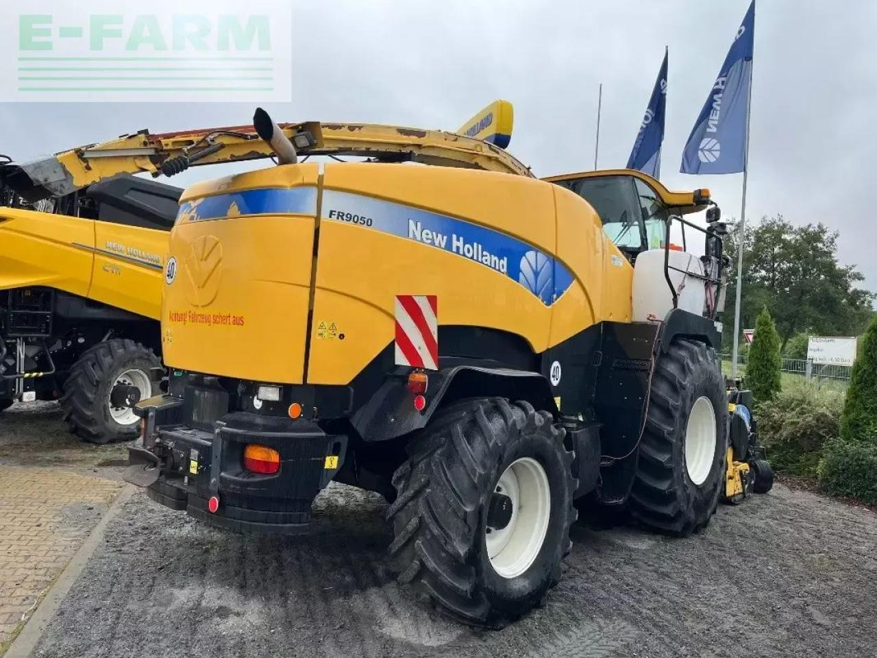 New Holland fr 9050 - Forage harvester: picture 4 New Holland fr 9050 - Forage harvester: picture 4