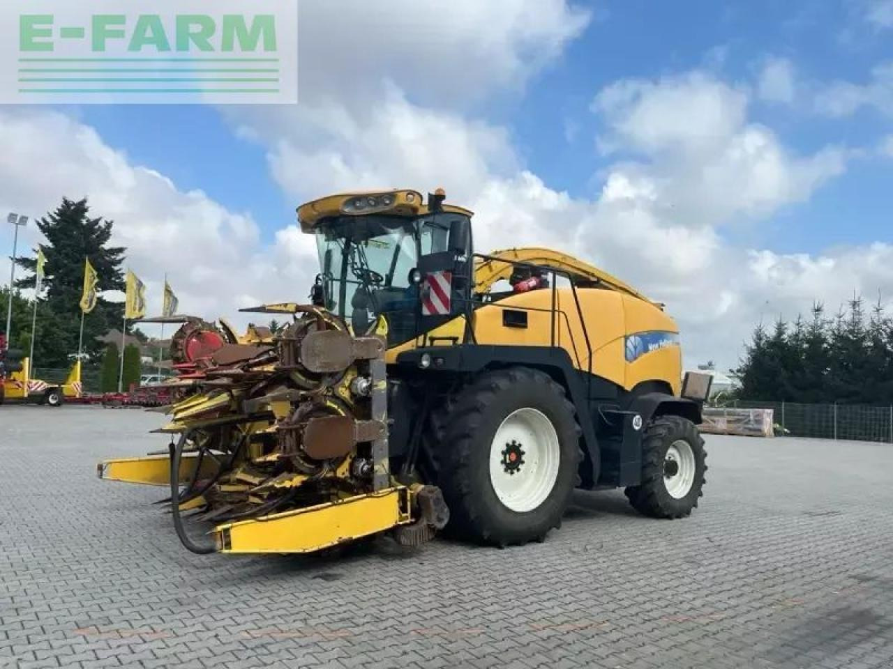 New Holland fr 9060 - Forage harvester: picture 1 New Holland fr 9060 - Forage harvester: picture 1