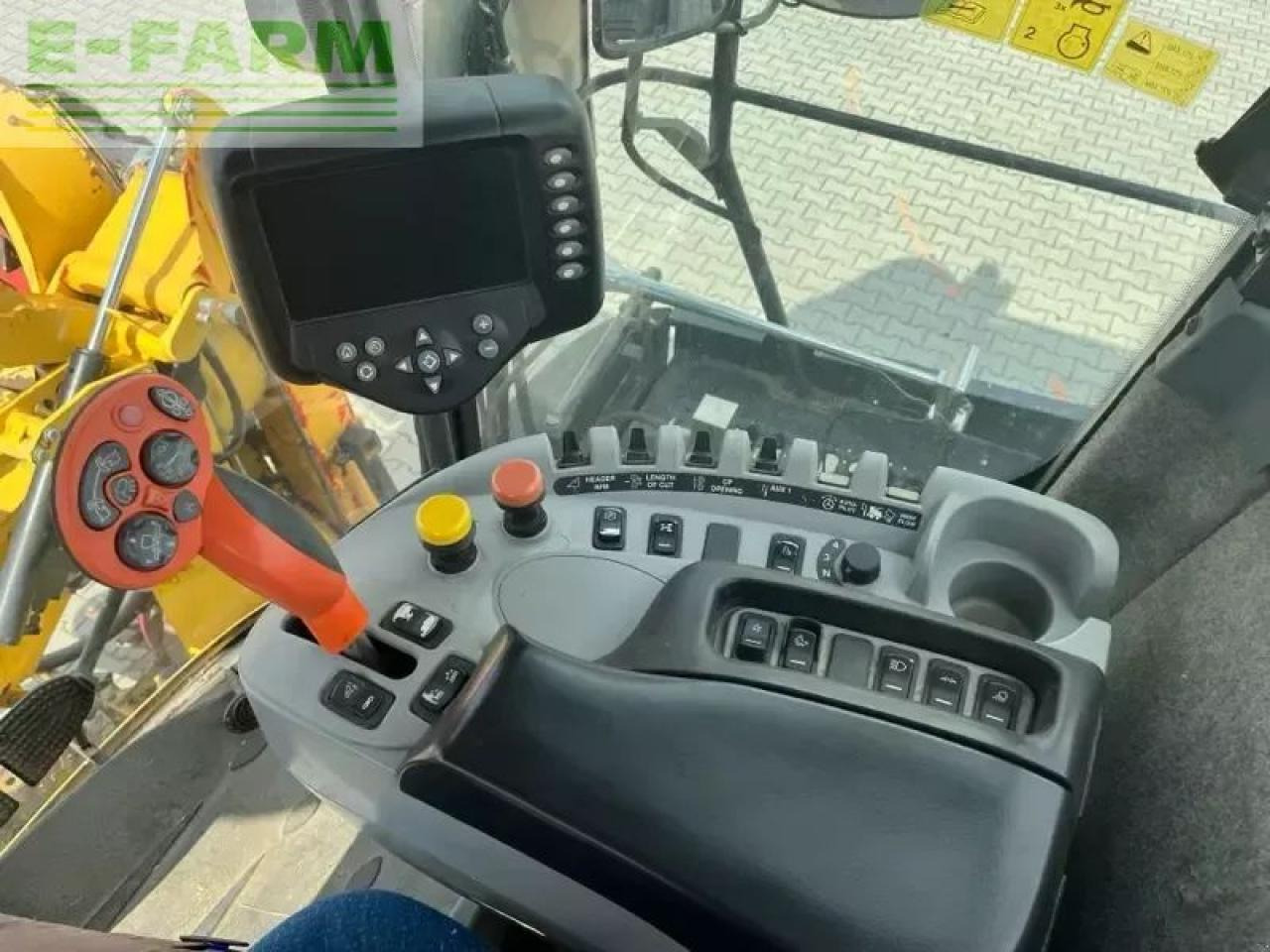 Forage harvester New Holland fr 9060: picture 15