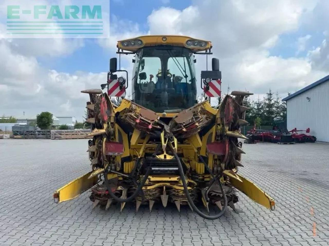 New Holland fr 9060 - Forage harvester: picture 2 New Holland fr 9060 - Forage harvester: picture 2