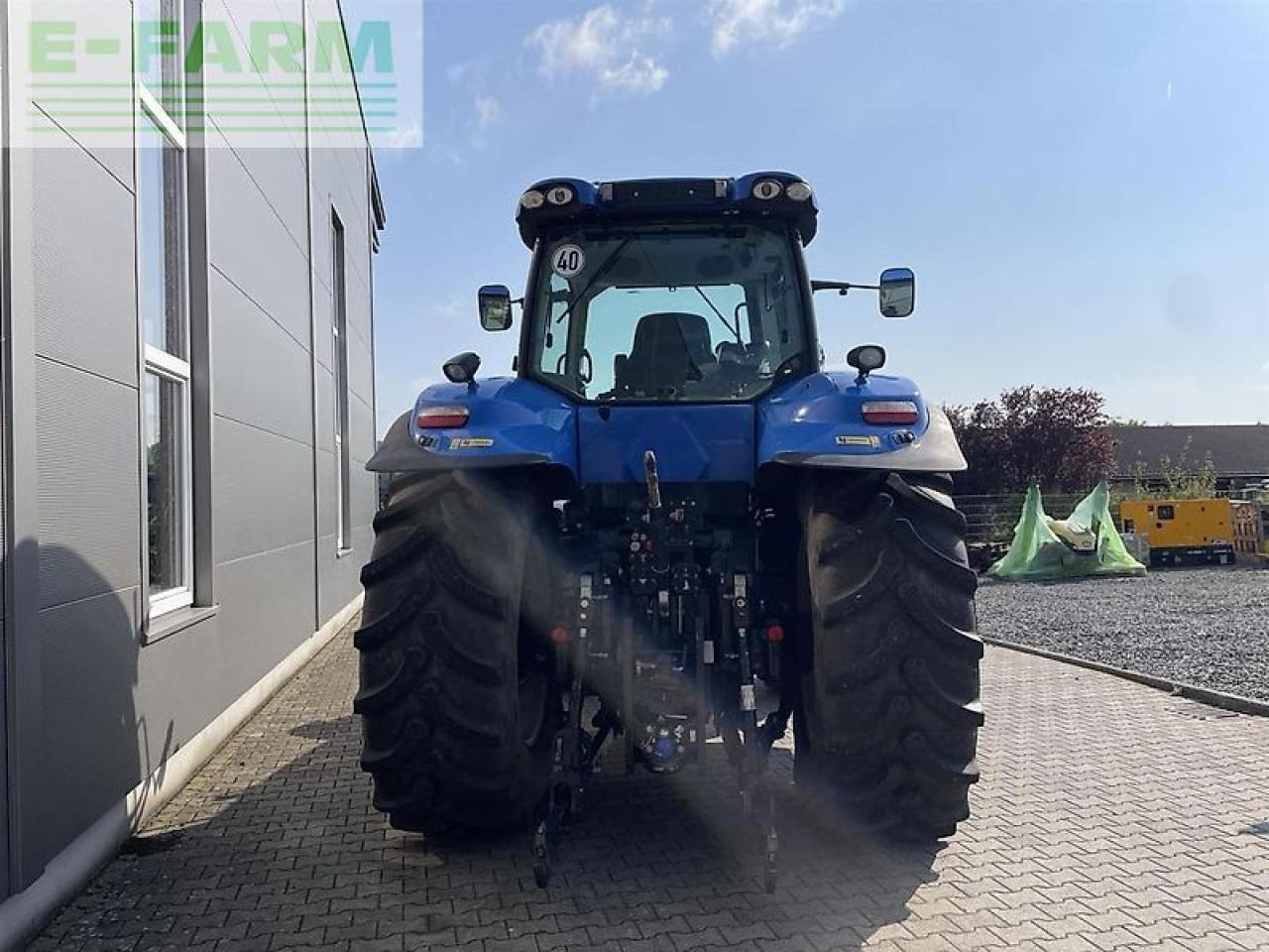 New Holland t 8.390 - Farm tractor: picture 5 New Holland t 8.390 - Farm tractor: picture 5