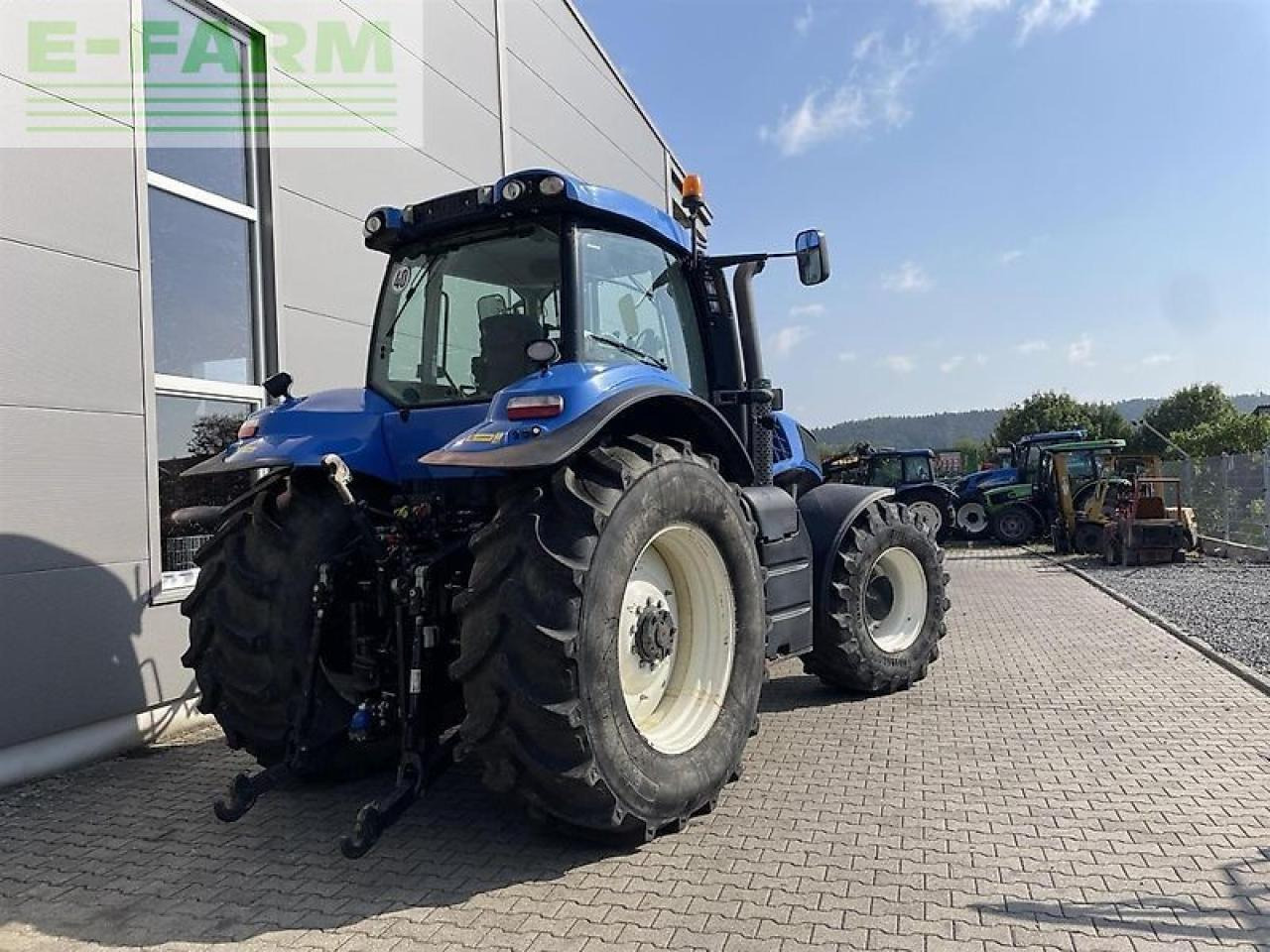 New Holland t 8.390 - Farm tractor: picture 4 New Holland t 8.390 - Farm tractor: picture 4