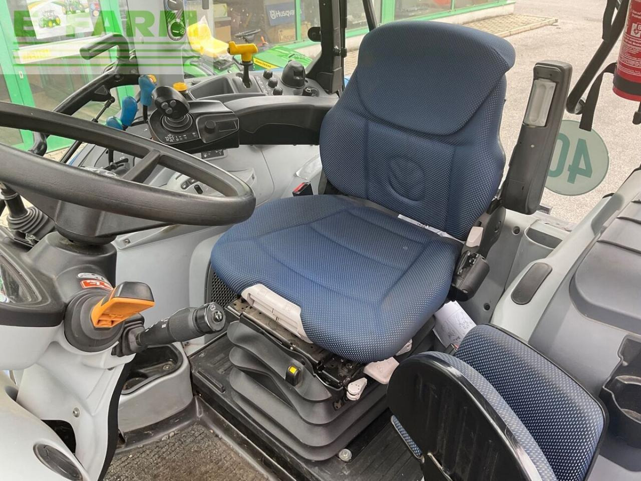 New Holland t5.120 ec EC - Farm tractor: picture 5 New Holland t5.120 ec EC - Farm tractor: picture 5