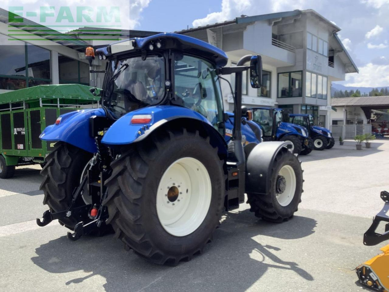 New Holland t6.165 auto command sidewinder ii (stage v) - Farm tractor: picture 3 New Holland t6.165 auto command sidewinder ii (stage v) - Farm tractor: picture 3