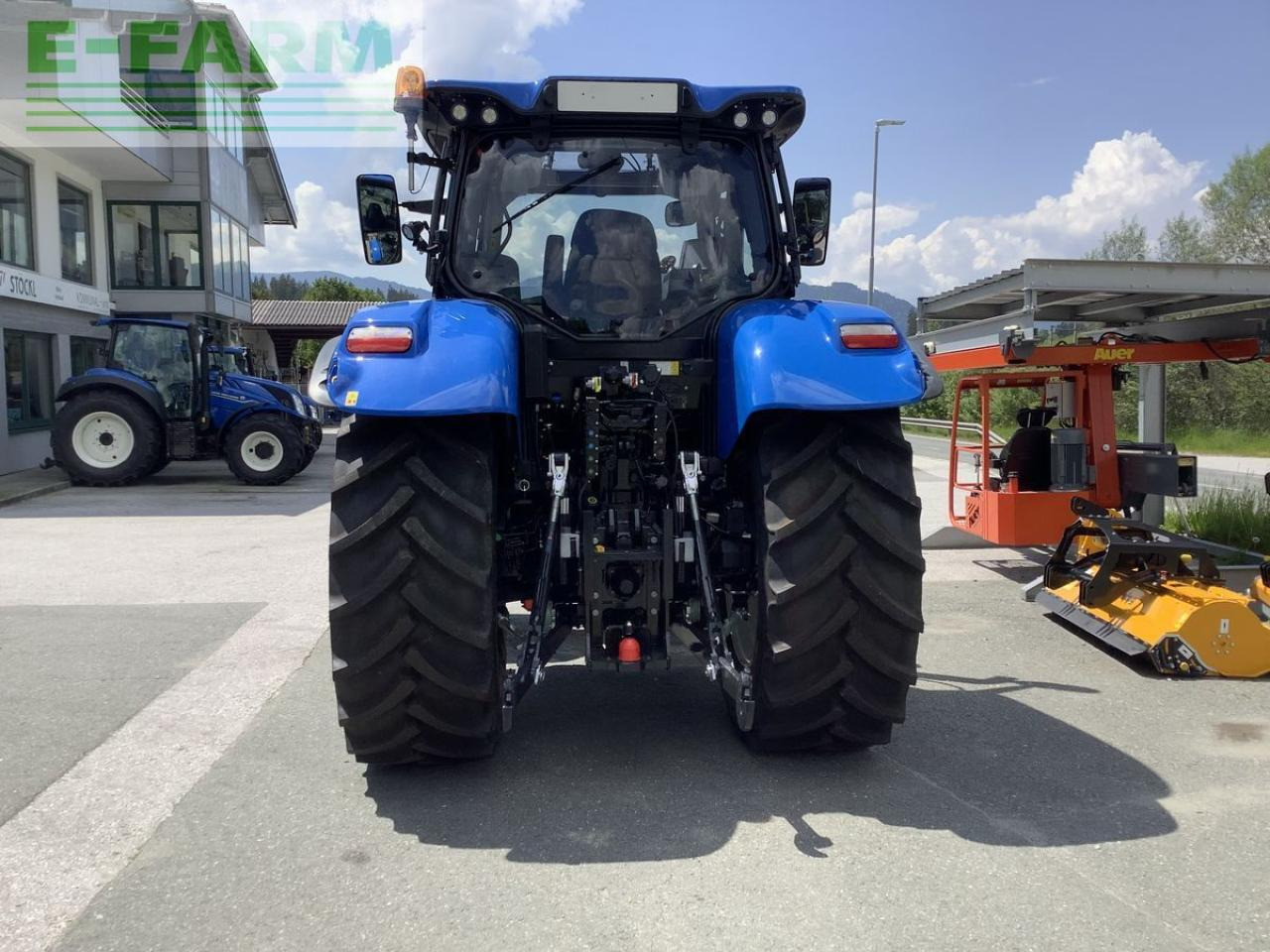 New Holland t6.165 auto command sidewinder ii (stage v) - Farm tractor: picture 5 New Holland t6.165 auto command sidewinder ii (stage v) - Farm tractor: picture 5