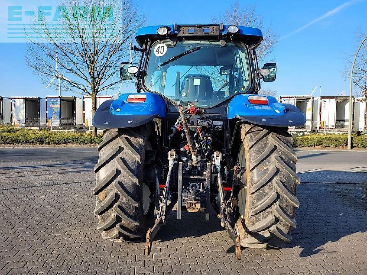 New Holland t6020 elite Elite - Farm tractor: picture 4 New Holland t6020 elite Elite - Farm tractor: picture 4