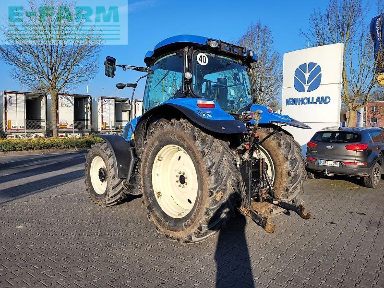 New Holland t6020 elite Elite - Farm tractor: picture 5 New Holland t6020 elite Elite - Farm tractor: picture 5