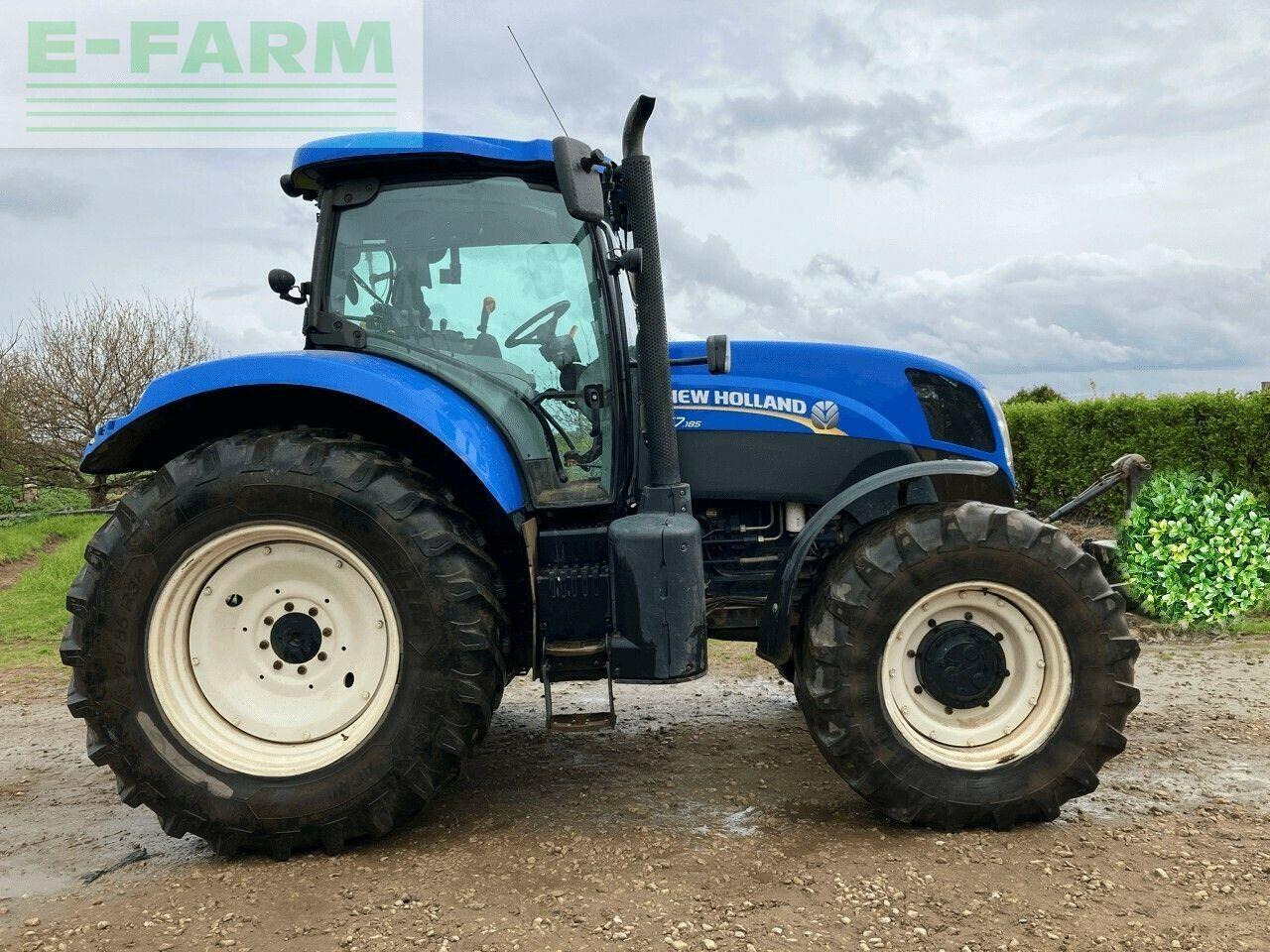 New Holland t7.185 - Farm tractor: picture 2 New Holland t7.185 - Farm tractor: picture 2