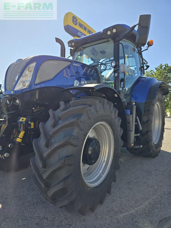 New Holland t7.225 auto command sidewinder ii (stage v) - Farm tractor: picture 3 New Holland t7.225 auto command sidewinder ii (stage v) - Farm tractor: picture 3