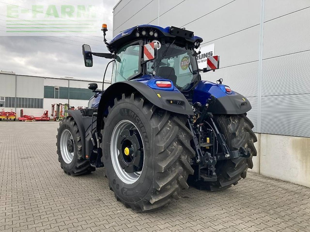 New Holland t7.315 hd autocommand new gen - Farm tractor: picture 2 New Holland t7.315 hd autocommand new gen - Farm tractor: picture 2