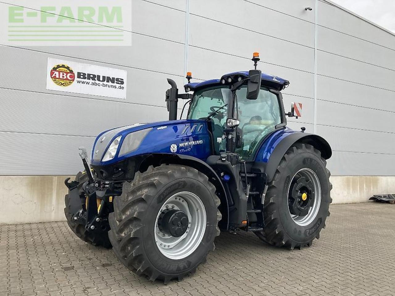 New Holland t7.315 hd autocommand new gen - Farm tractor: picture 1 New Holland t7.315 hd autocommand new gen - Farm tractor: picture 1