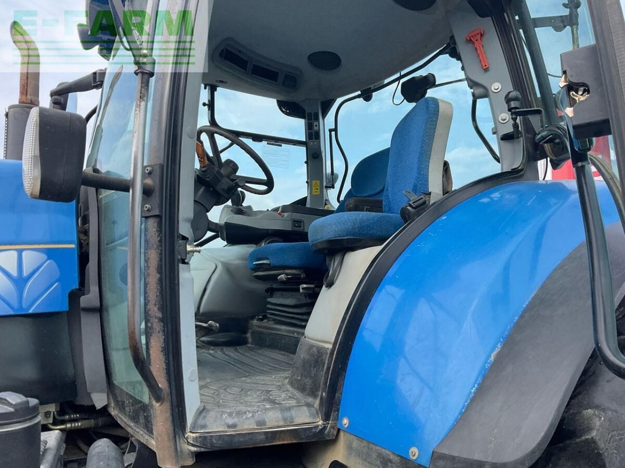 New Holland t7050 - Farm tractor: picture 5 New Holland t7050 - Farm tractor: picture 5