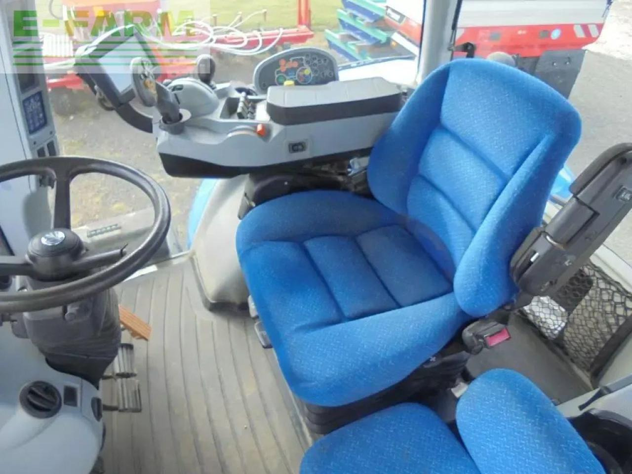 New Holland t8.330 - Farm tractor: picture 4 New Holland t8.330 - Farm tractor: picture 4