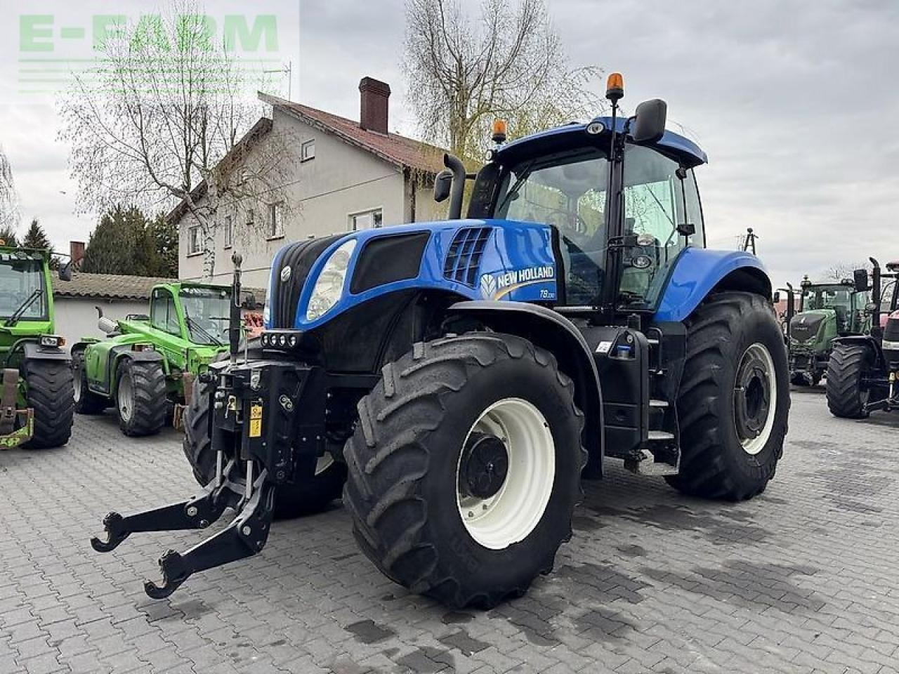 New Holland t8.330 ultra command - Farm tractor: picture 1 New Holland t8.330 ultra command - Farm tractor: picture 1