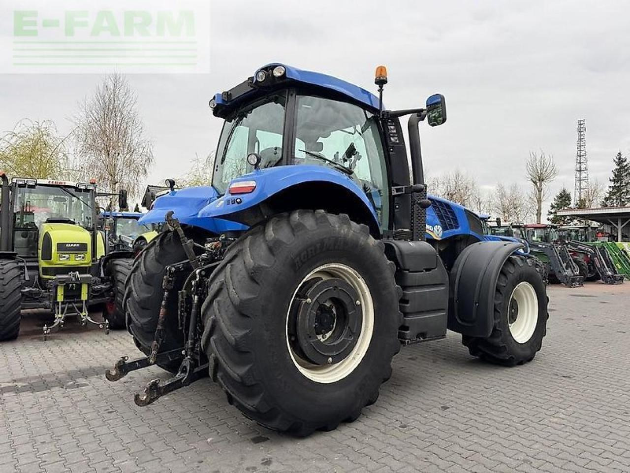New Holland t8.330 ultra command - Farm tractor: picture 5 New Holland t8.330 ultra command - Farm tractor: picture 5
