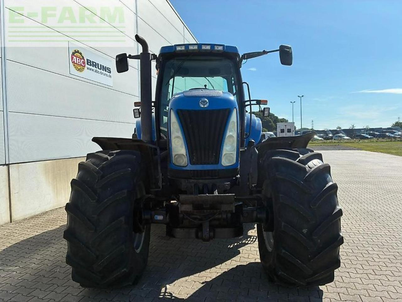 New Holland tg 255 - Farm tractor: picture 5 New Holland tg 255 - Farm tractor: picture 5