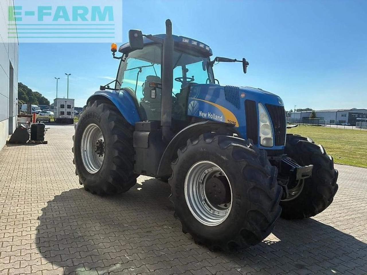 New Holland tg 255 - Farm tractor: picture 4 New Holland tg 255 - Farm tractor: picture 4