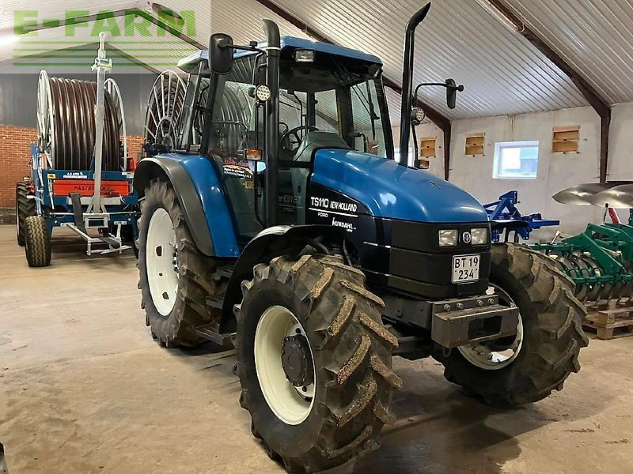 New Holland ts 110 - Farm tractor: picture 2 New Holland ts 110 - Farm tractor: picture 2