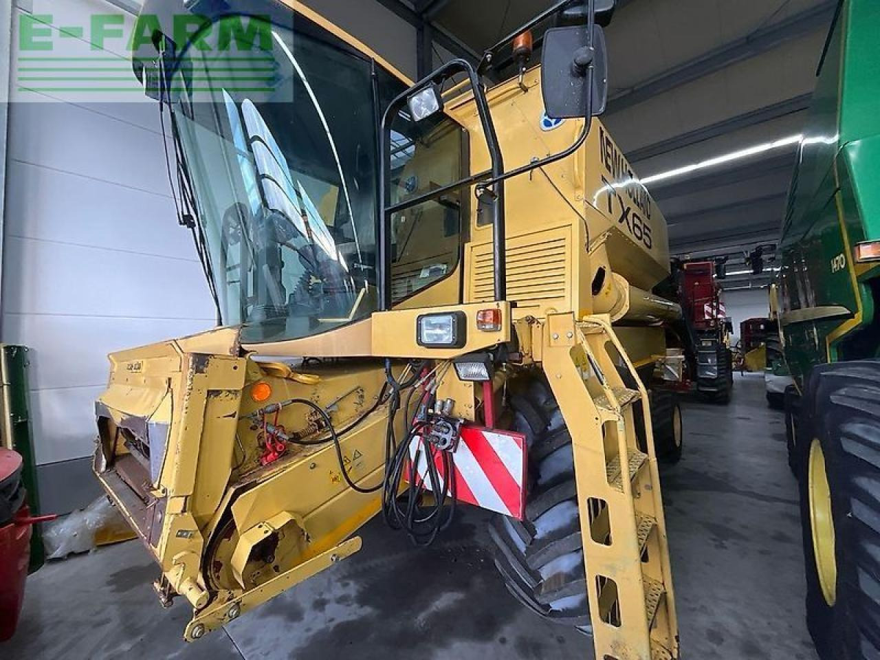 New Holland tx 65 - Combine harvester: picture 2 New Holland tx 65 - Combine harvester: picture 2