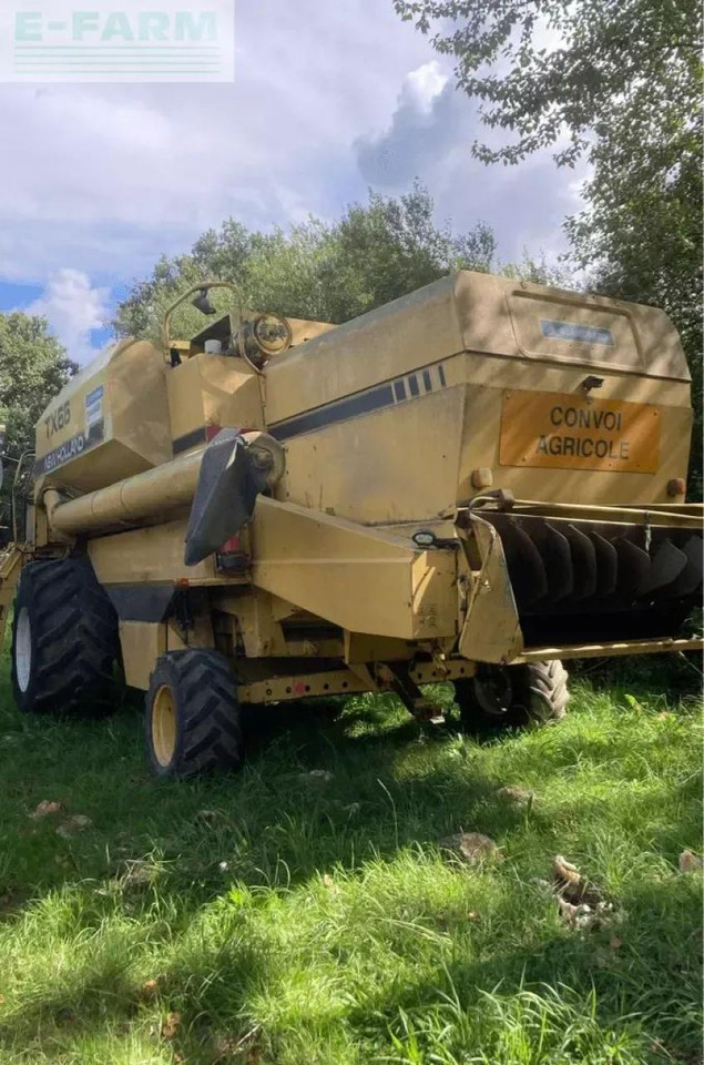 New Holland tx66 sl - Combine harvester: picture 2 New Holland tx66 sl - Combine harvester: picture 2