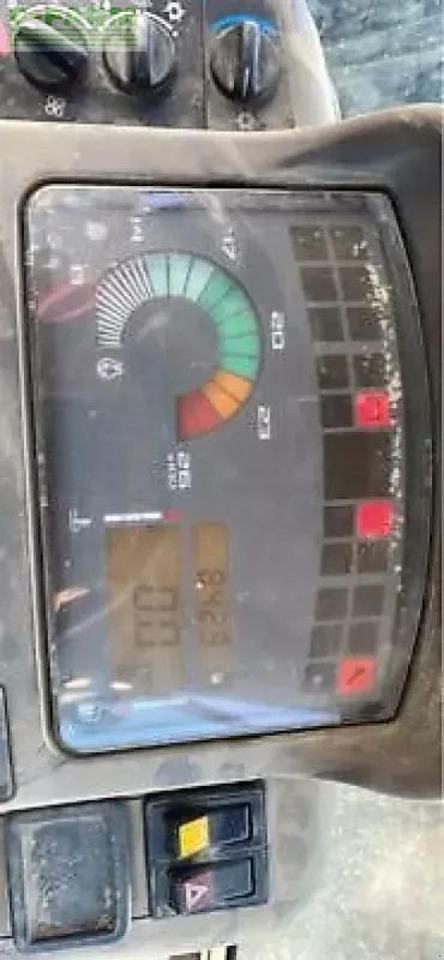 Farm tractor Renault ares 550 rz: picture 9
