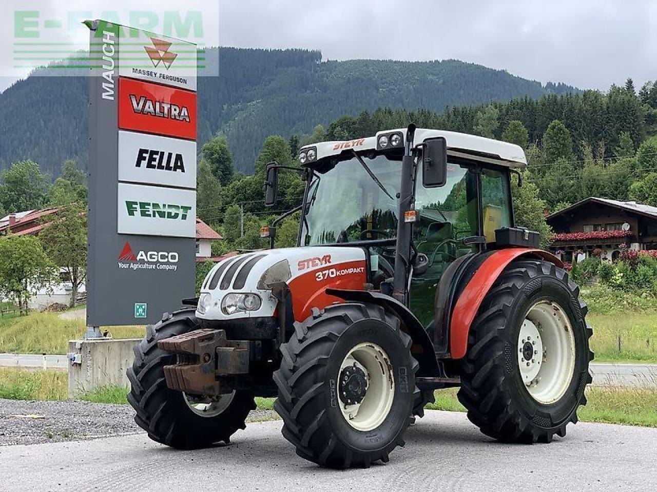 Steyr kompakt 370 - Farm tractor: picture 1 Steyr kompakt 370 - Farm tractor: picture 1