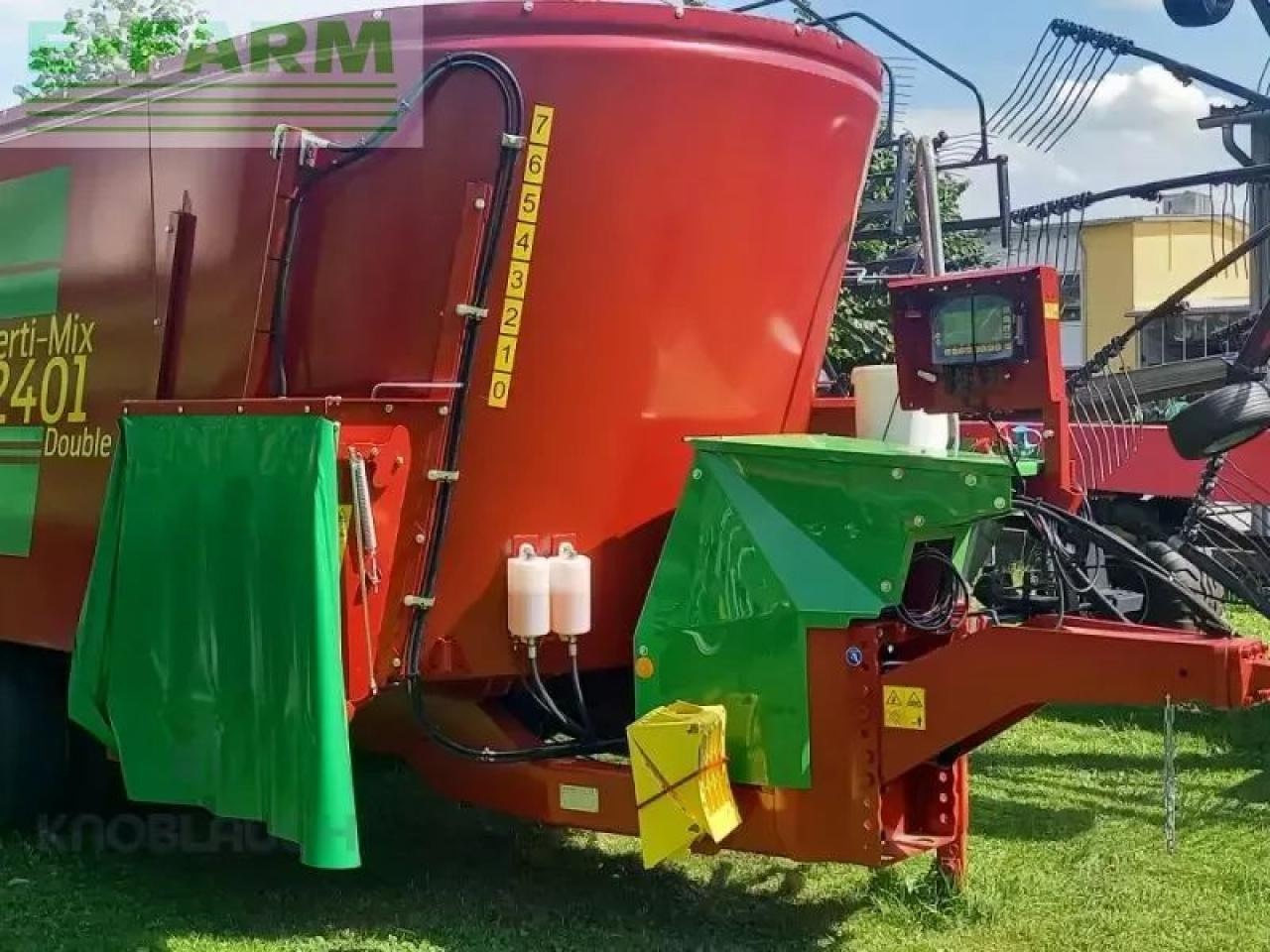Strautmann verti-mix 2401 double - Livestock equipment: picture 1 Strautmann verti-mix 2401 double - Livestock equipment: picture 1