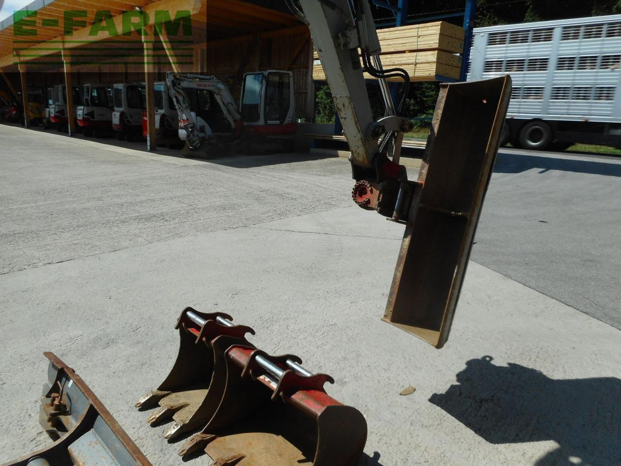 Mini excavator Takeuchi tb 225 mit powertilt + 3 löffel ( 2.400 kg ): picture 13