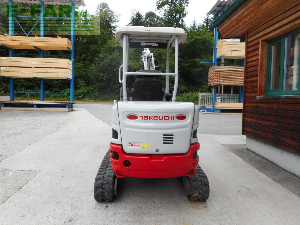Takeuchi tb 225 mit powertilt + 3 löffel ( service neu ) - Mini excavator: picture 3 Takeuchi tb 225 mit powertilt + 3 löffel ( service neu ) - Mini excavator: picture 3