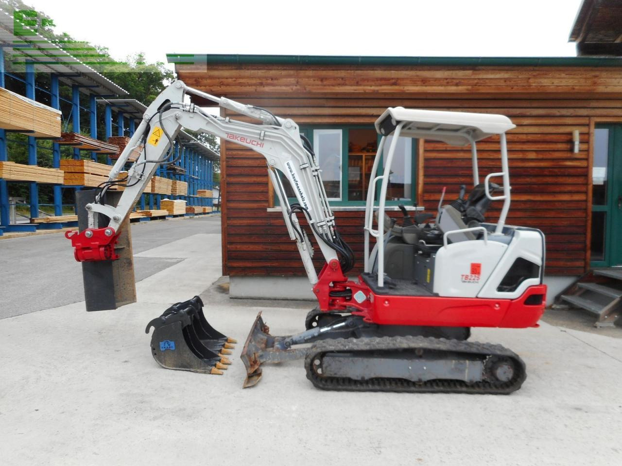 Takeuchi tb 225 mit powertilt + 3 löffel ( service neu ) - Mini excavator: picture 1 Takeuchi tb 225 mit powertilt + 3 löffel ( service neu ) - Mini excavator: picture 1