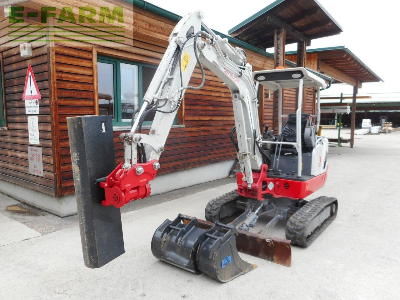 Takeuchi tb 225 mit powertilt + 3 löffel ( service neu ) - Mini excavator: picture 2 Takeuchi tb 225 mit powertilt + 3 löffel ( service neu ) - Mini excavator: picture 2