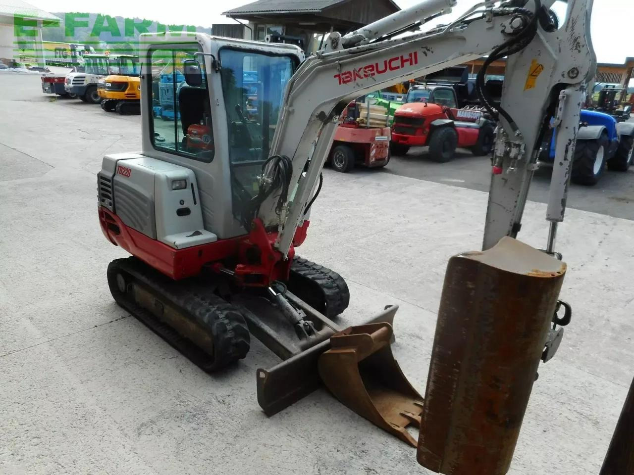 Takeuchi tb 228 ( 2.810kg ) powertilt - Mini excavator: picture 5 Takeuchi tb 228 ( 2.810kg ) powertilt - Mini excavator: picture 5