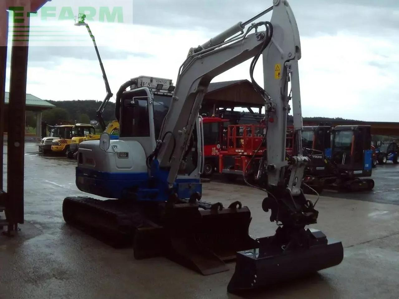 Takeuchi tb 260 ( 5.735kg ) hydr. sw + 3 löffel - Mini excavator: picture 5 Takeuchi tb 260 ( 5.735kg ) hydr. sw + 3 löffel - Mini excavator: picture 5