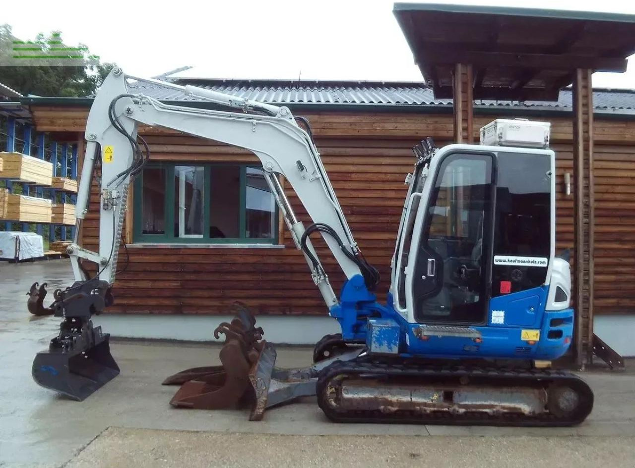 Takeuchi tb 260 ( 5.735kg ) hydr. sw + 3 löffel - Mini excavator: picture 1 Takeuchi tb 260 ( 5.735kg ) hydr. sw + 3 löffel - Mini excavator: picture 1