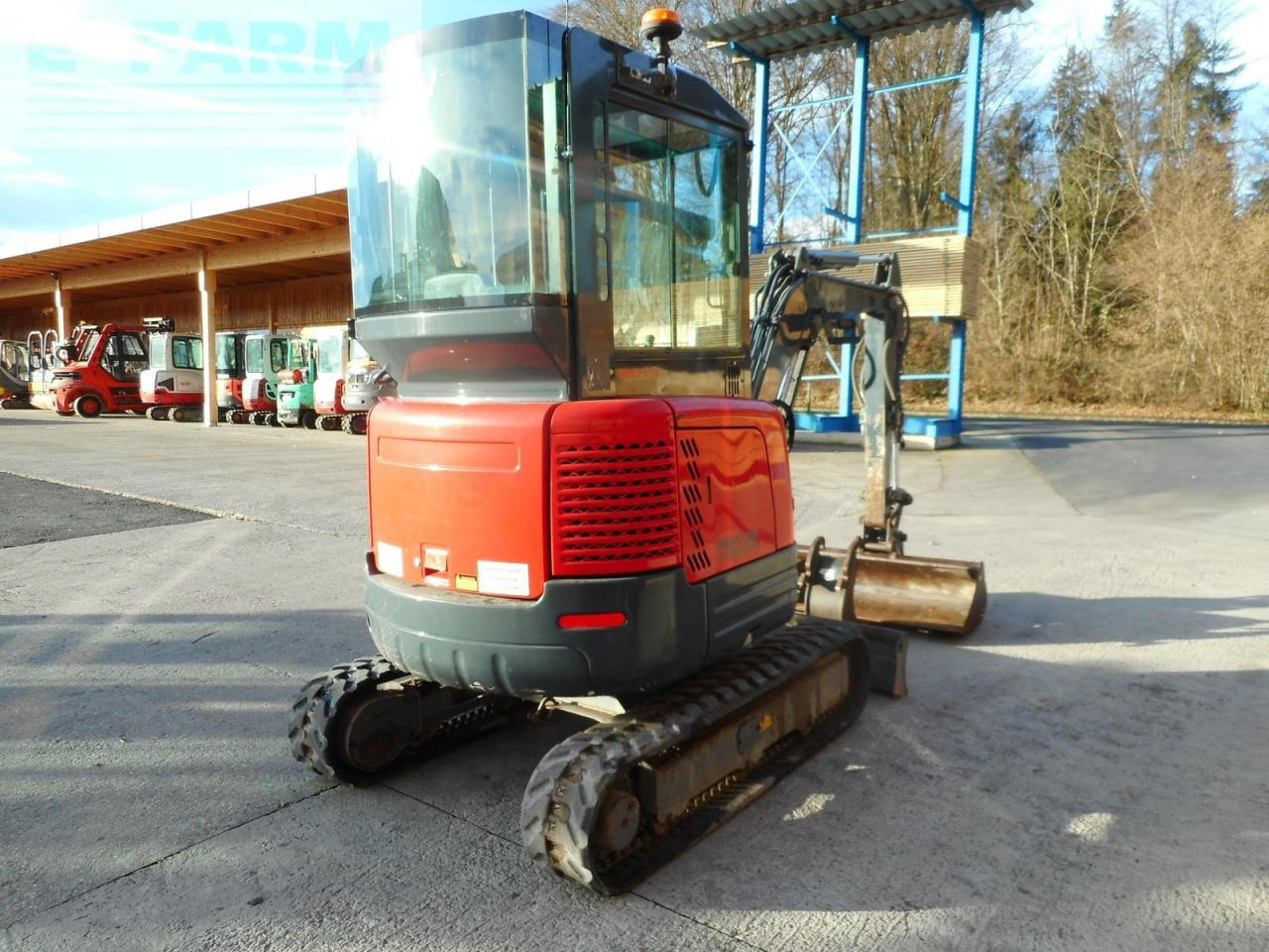 Takeuchi tb23 ( 2.670kg ) hydr. sw + 2 löffel - Mini excavator: picture 4 Takeuchi tb23 ( 2.670kg ) hydr. sw + 2 löffel - Mini excavator: picture 4
