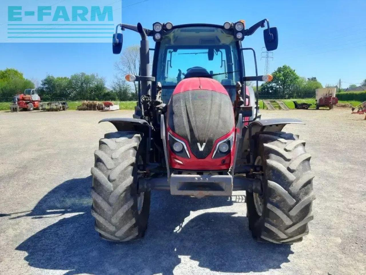 Valtra a114 - Farm tractor: picture 2 Valtra a114 - Farm tractor: picture 2