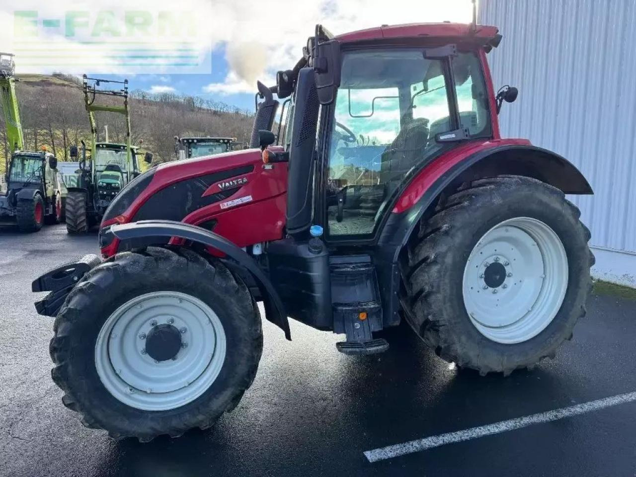 Valtra n 104 h5 - Farm tractor: picture 1 Valtra n 104 h5 - Farm tractor: picture 1