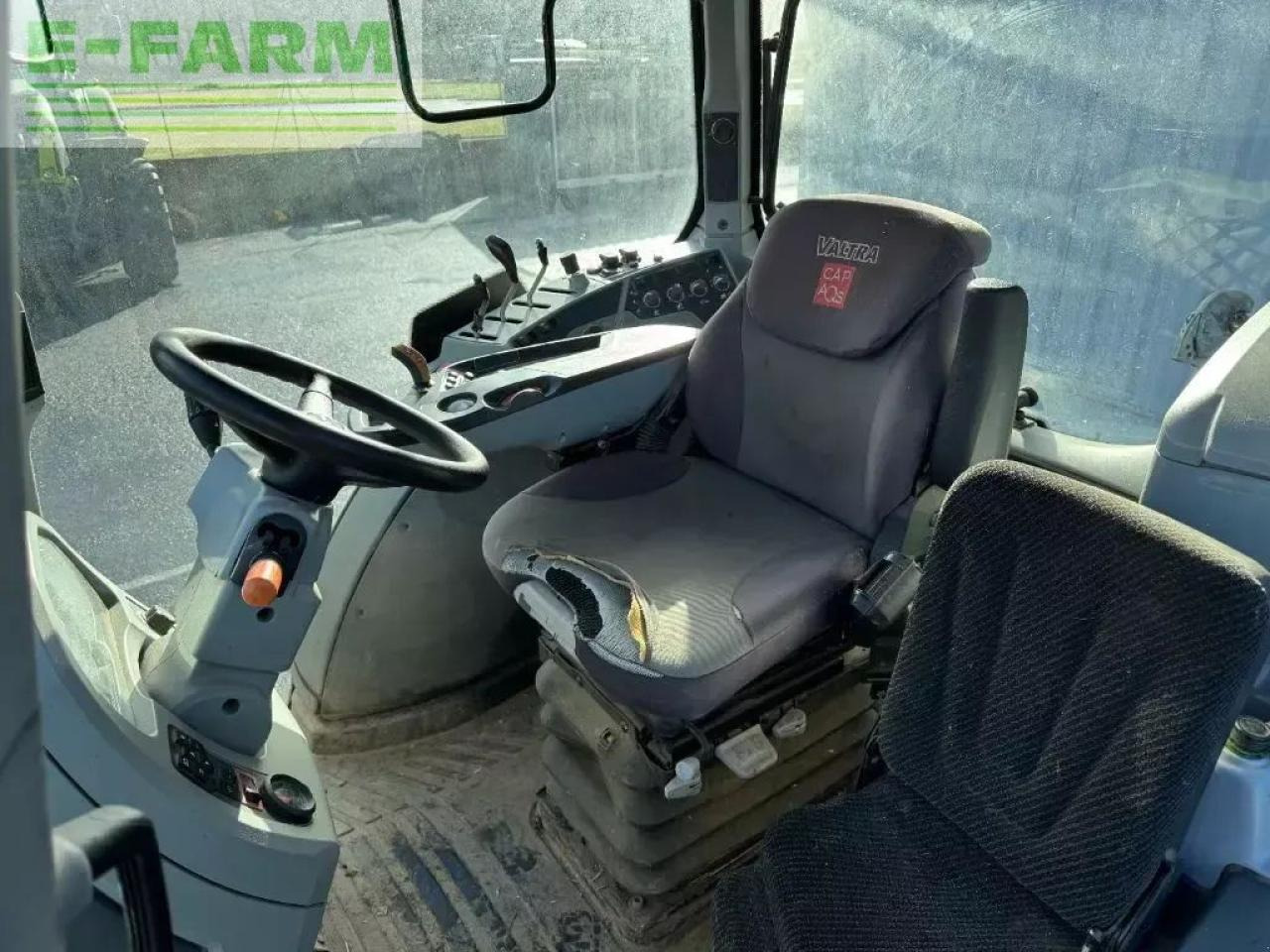 Valtra n 104 h5 - Farm tractor: picture 5 Valtra n 104 h5 - Farm tractor: picture 5