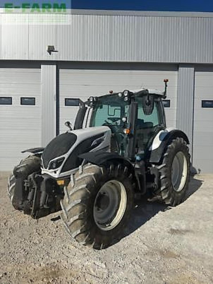 Valtra n134 h5 - Farm tractor: picture 1 Valtra n134 h5 - Farm tractor: picture 1
