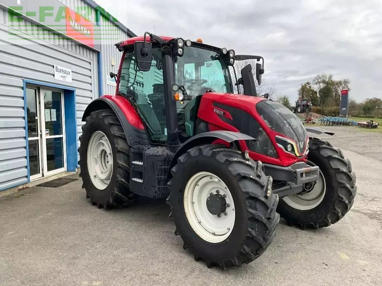 Valtra n135 h - Farm tractor: picture 4 Valtra n135 h - Farm tractor: picture 4