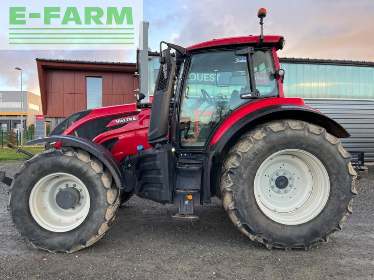 Valtra t144 h - Farm tractor: picture 1 Valtra t144 h - Farm tractor: picture 1