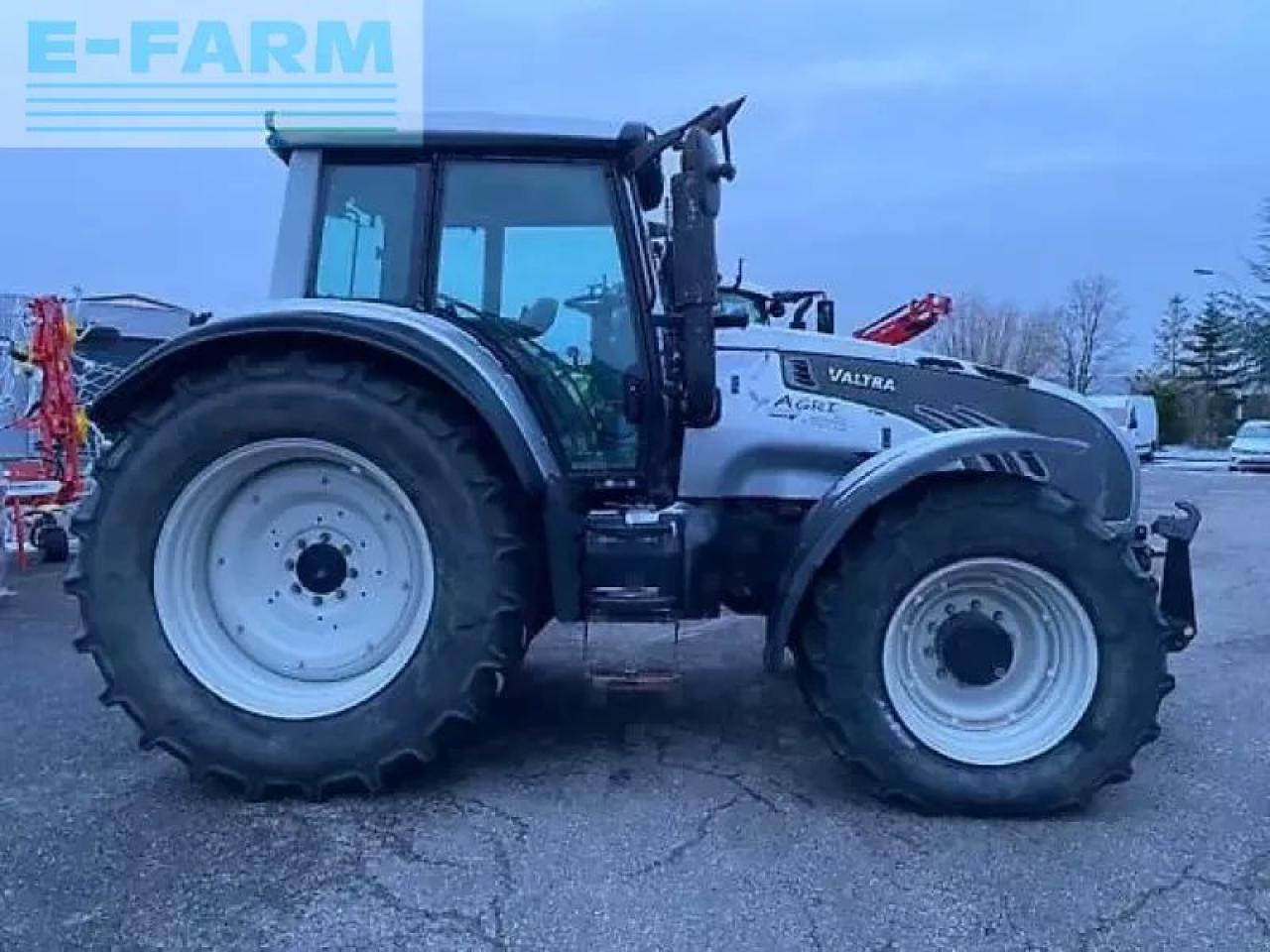 Valtra t172 hitech - Farm tractor: picture 4 Valtra t172 hitech - Farm tractor: picture 4